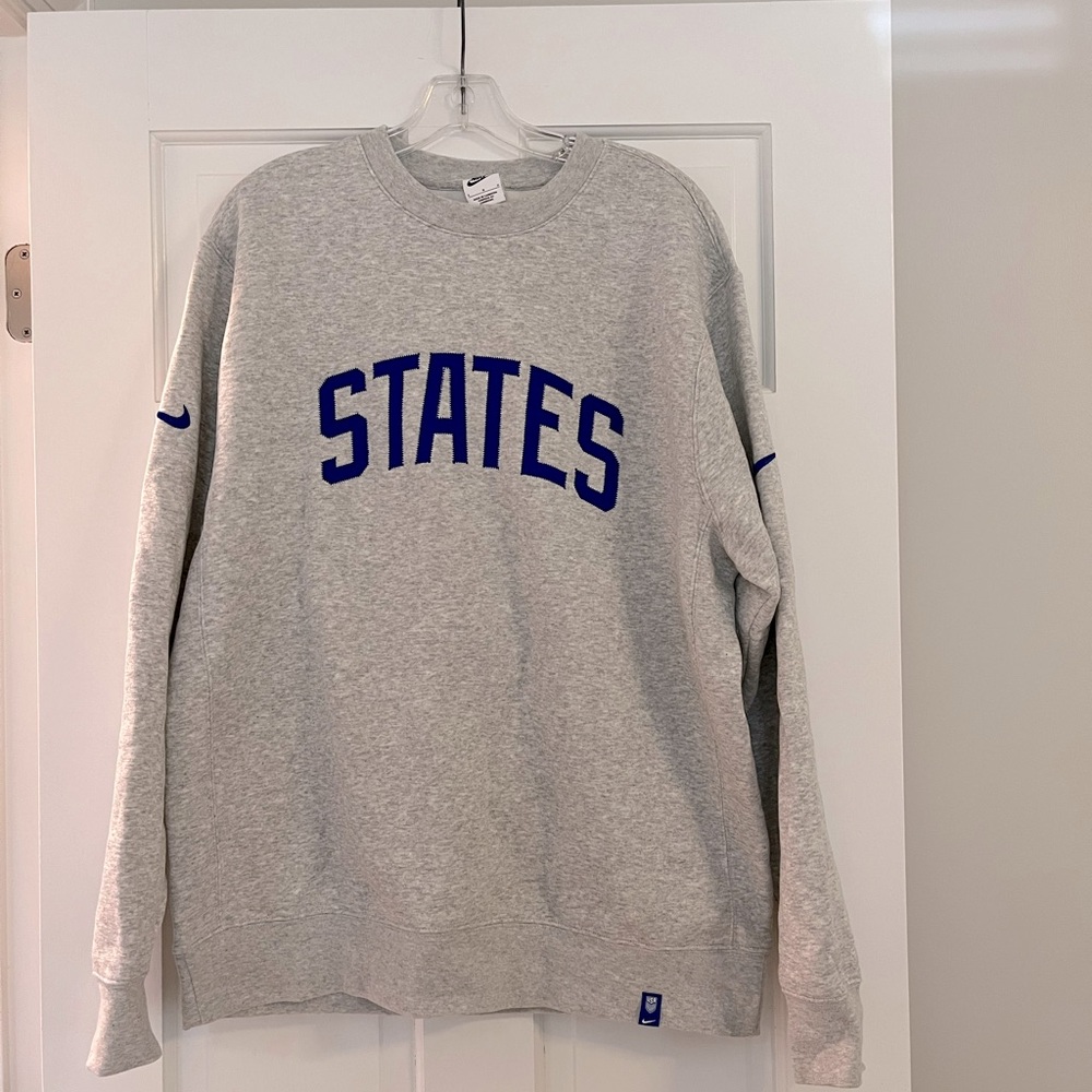 Men’s Nike Heather Gray USMNT Club Sweatshirt- size large